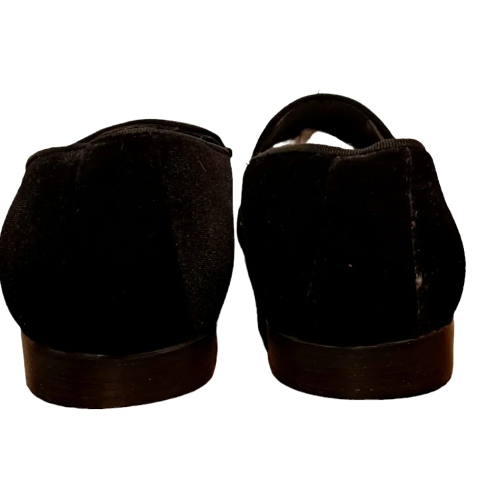 NIB Royal Shoes size 11 velvet studded loafers